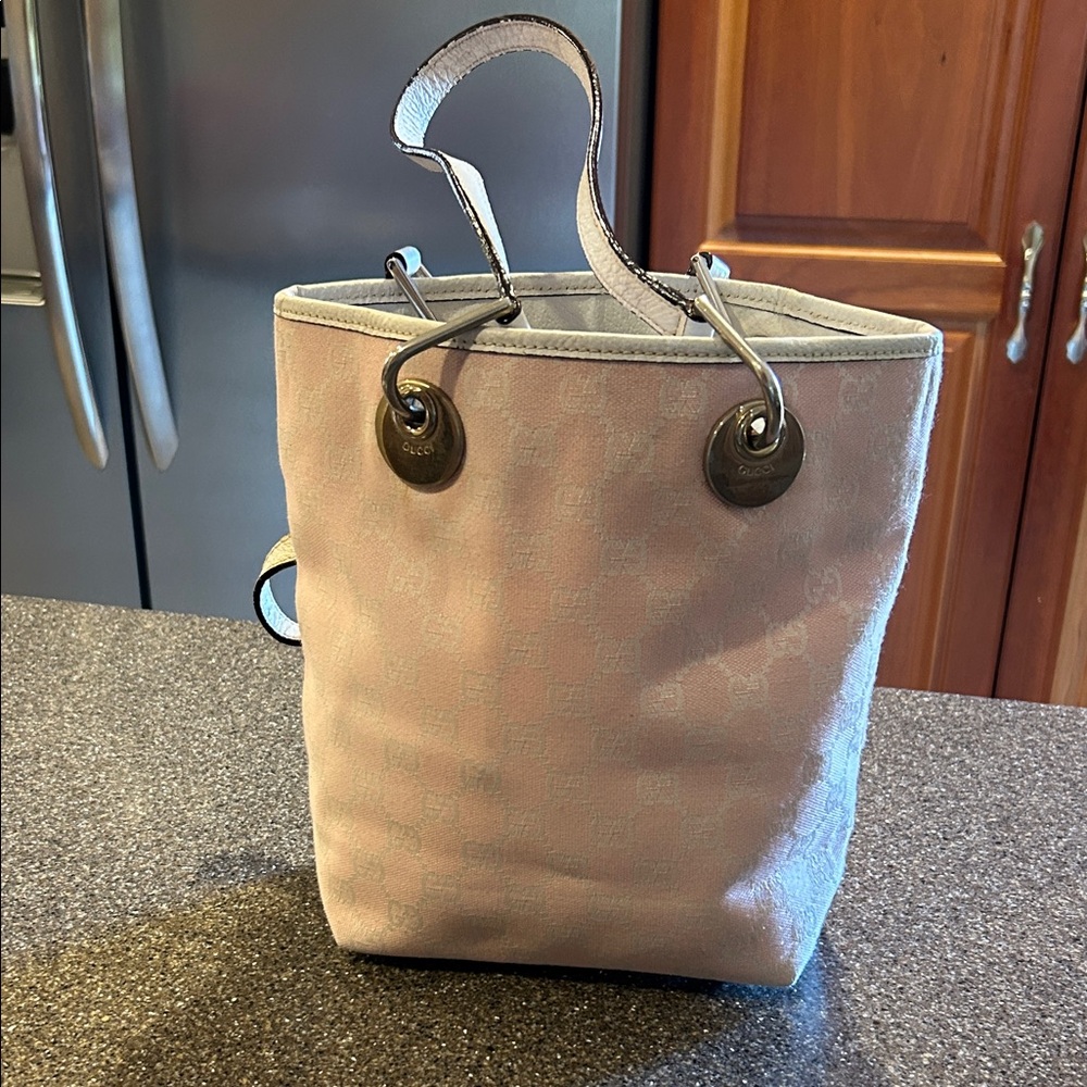 Gucci pink canvas Eclipse tote. Very clean, EUC. 10.5 x 9.5 x 4. So pretty!